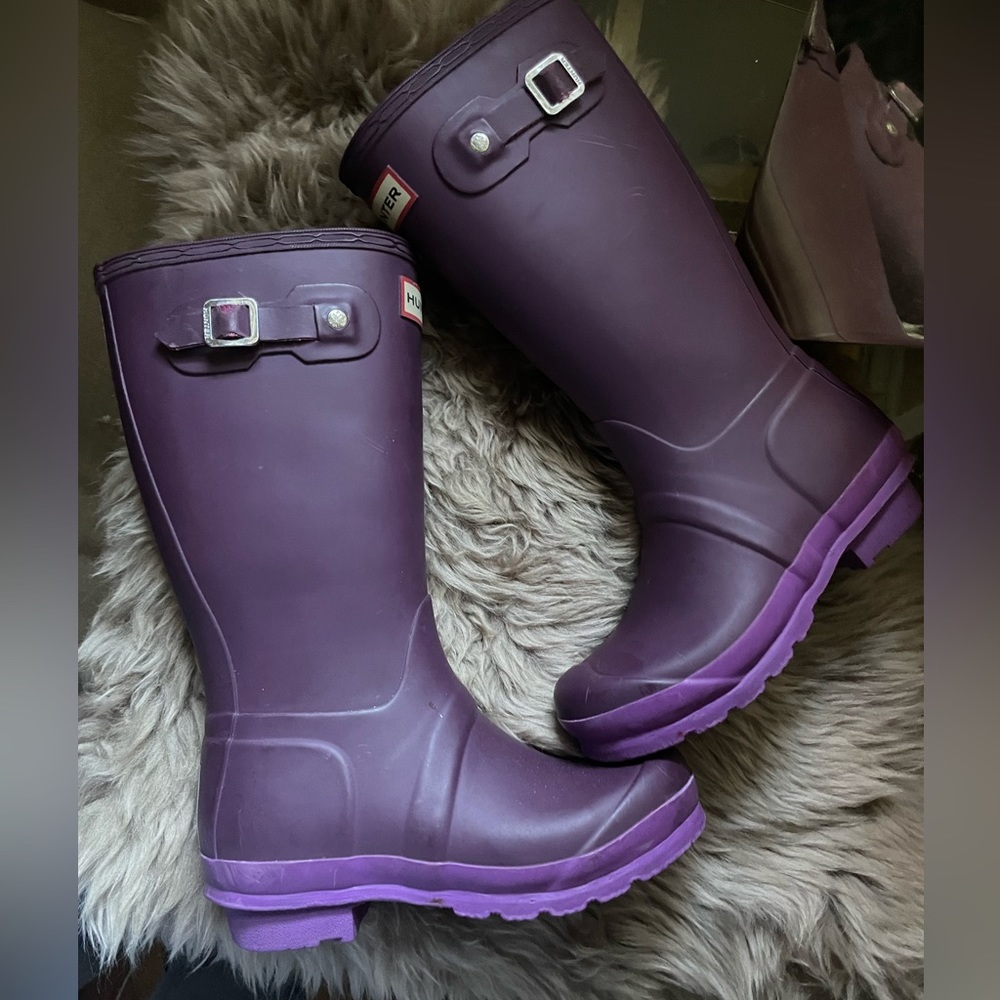 Girls’ Purple Hunter boots 3 GUC🍇☂️